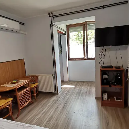 Appartement Rozsa *